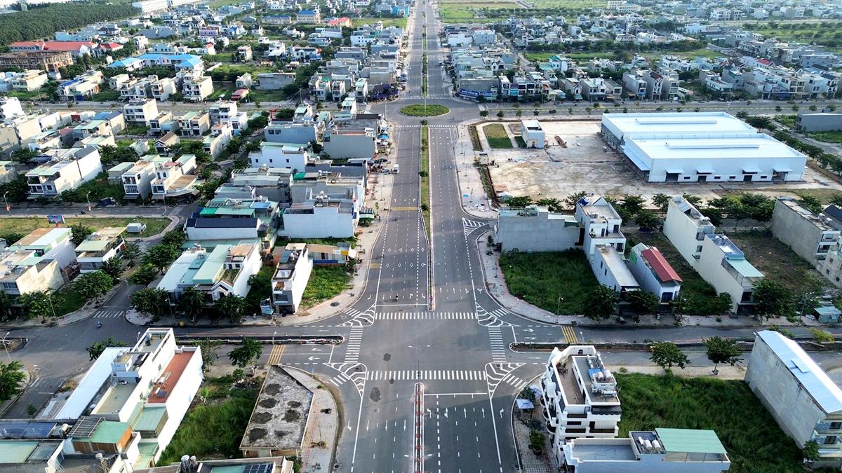 Khu tái định cư Lộc An – Bình Sơn nay đã là một khu đô thị mới, nhà cửa san sát, đường sá đẹp đẽ.